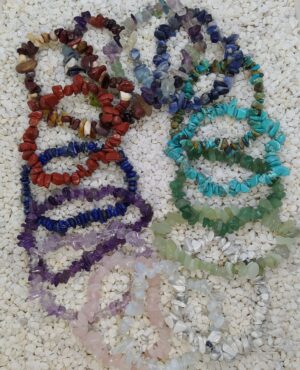 Náramek ze sekaných minerálů